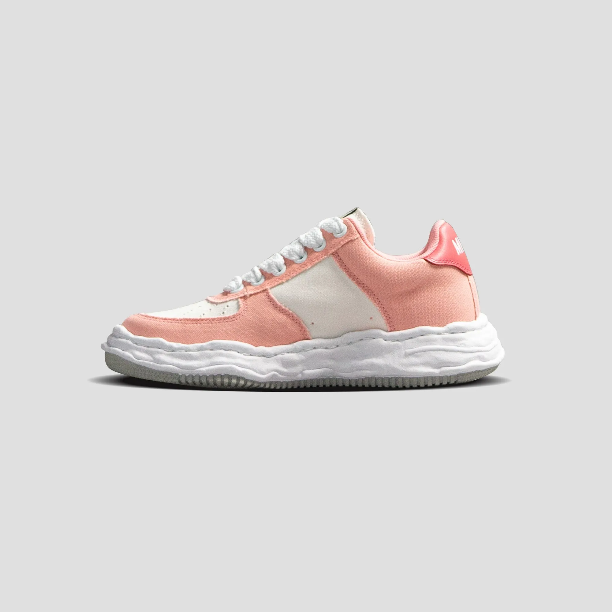 WAYNE OG SOLE LOW-TOP CANVAS SNEAKERS - PINK